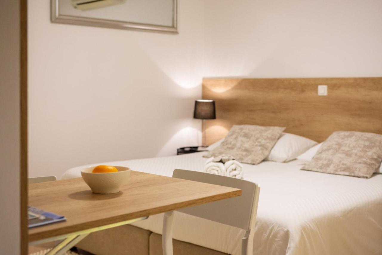 Apartments & Rooms Buble โตรกีร์ ภายนอก รูปภาพ