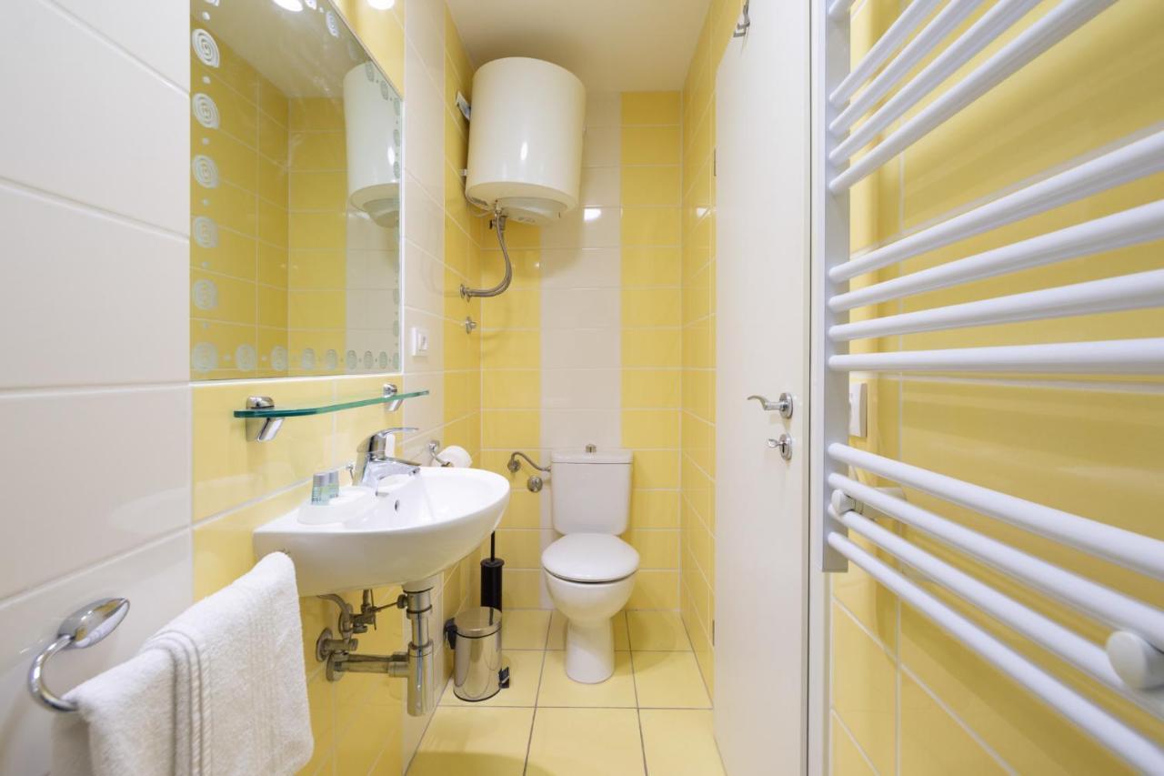 Apartments & Rooms Buble โตรกีร์ ภายนอก รูปภาพ