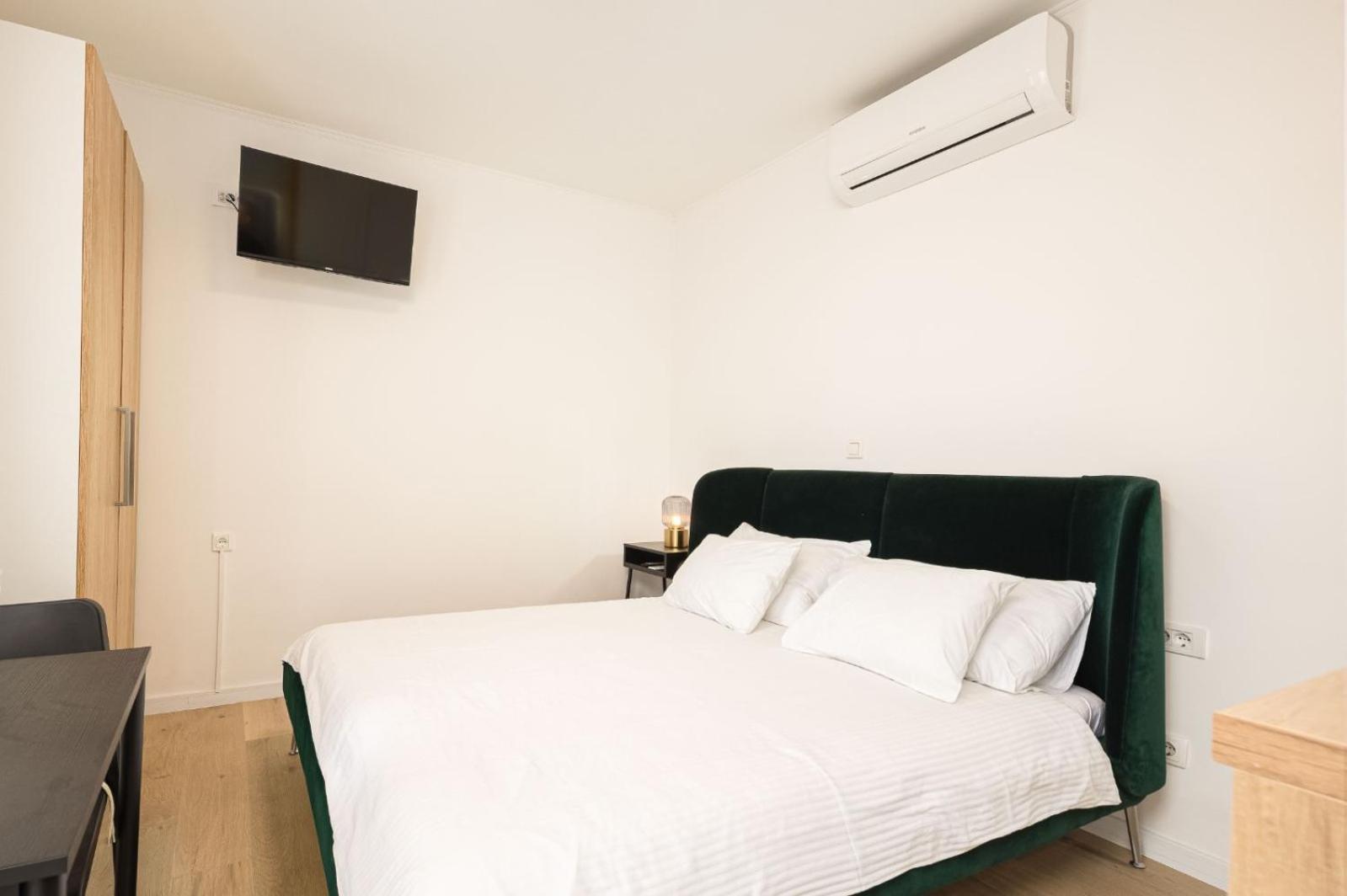 Apartments & Rooms Buble โตรกีร์ ภายนอก รูปภาพ