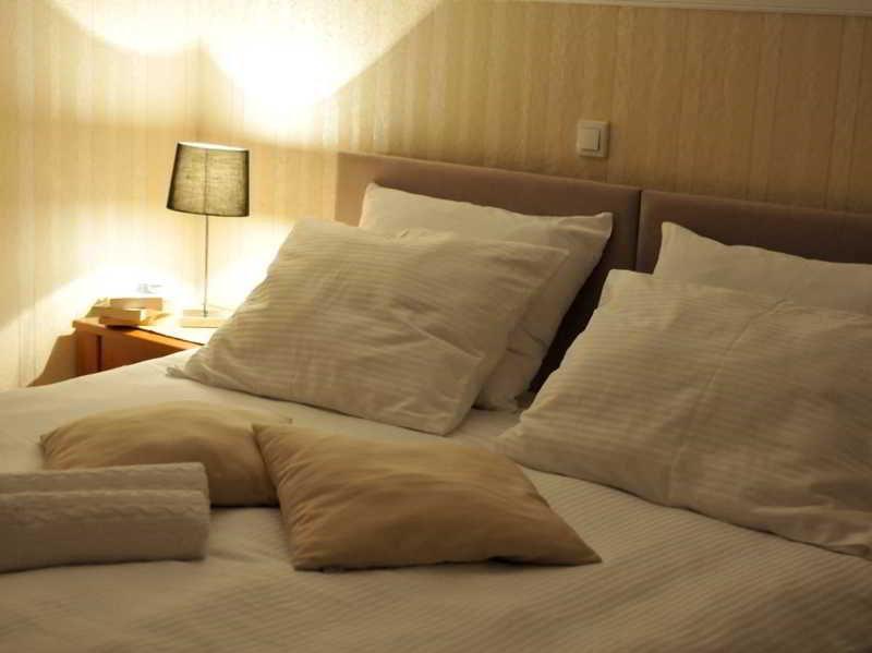 Apartments & Rooms Buble โตรกีร์ ภายนอก รูปภาพ