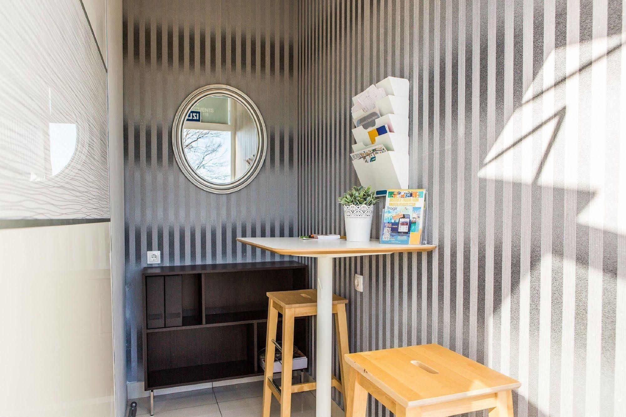 Apartments & Rooms Buble โตรกีร์ ภายนอก รูปภาพ